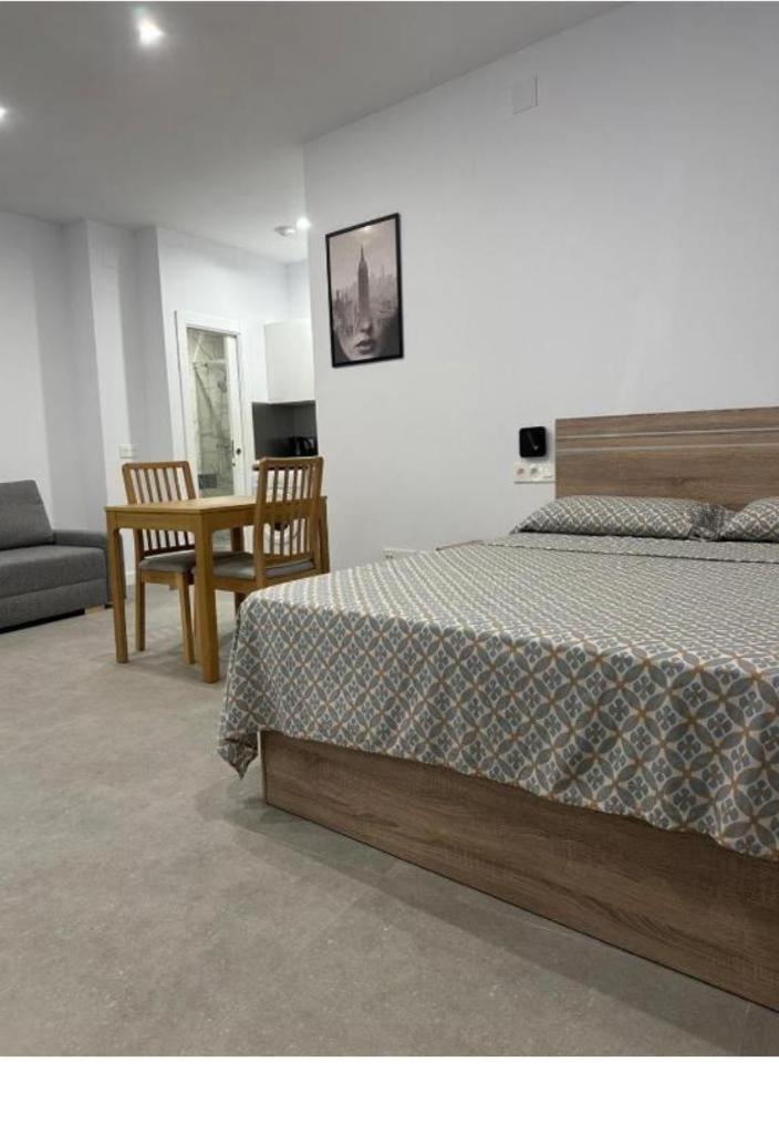 Estupendo Piso A 5 Min De La Estacion De Bus Y Tren Maria Zambrano Apartment มาลากา ภายนอก รูปภาพ