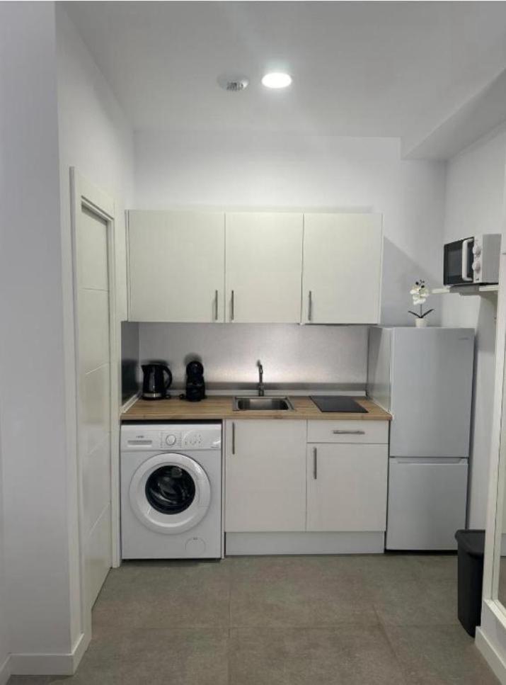 Estupendo Piso A 5 Min De La Estacion De Bus Y Tren Maria Zambrano Apartment มาลากา ภายนอก รูปภาพ